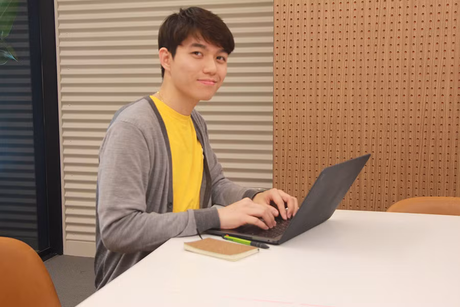 Tìm việc cho người già, chàng trai Việt được Forbes vinh danh