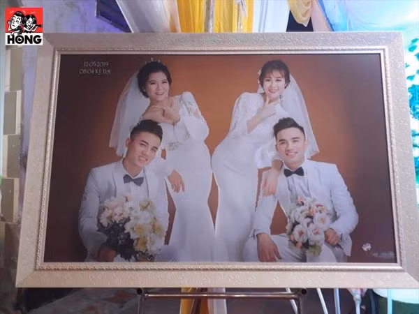 2 cặp cô dâu - chú rể này được nhận xét đều là những “trai tài gái sắc”.