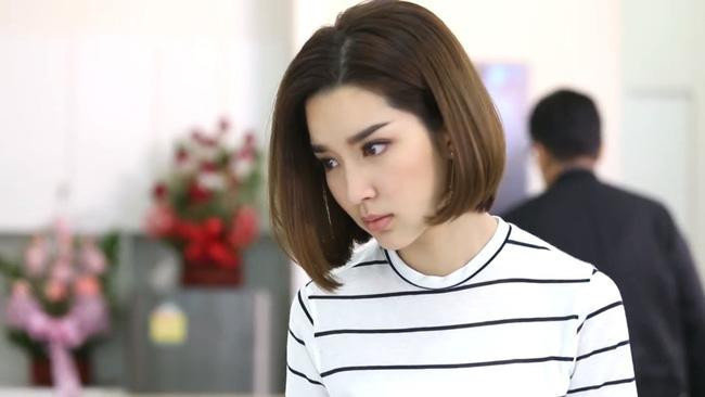 Trở về sau tuần trăng mật, chồng cười chua chát viết đơn ly hôn