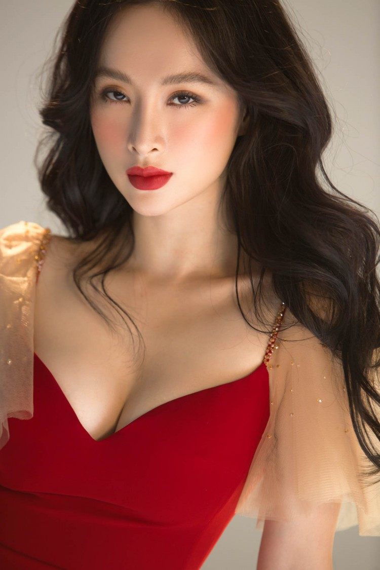 Chán style "gái hư" Angela Phương Trinh mặc kiểu "gái ngoan" được khen tới tấp hình ảnh 1 chan style "gai hu" angela phuong trinh mac kieu "gai ngoan" duoc khen toi tap hinh anh 1