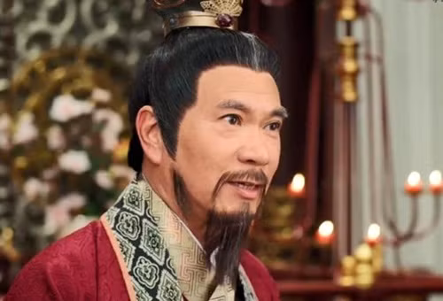 Kỳ lạ vị tể tướng vô cùng cảm kích khi được ban hôn với bà già 60 tuổi