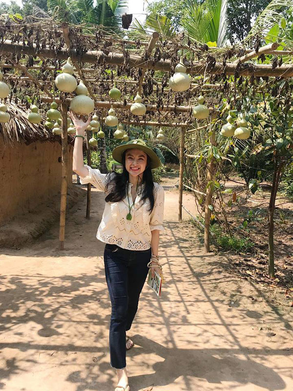 Chán style "gái hư" Angela Phương Trinh mặc kiểu "gái ngoan" được khen tới tấp hình ảnh 7 chan style "gai hu" angela phuong trinh mac kieu "gai ngoan" duoc khen toi tap hinh anh 7