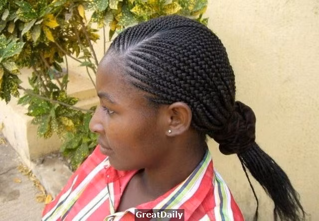 Ai cũng giật mình tưởng hàng chục con sâu ngoe nguẩy trên đầu cậu bé, lại gần mới bật cười - Ảnh 10.