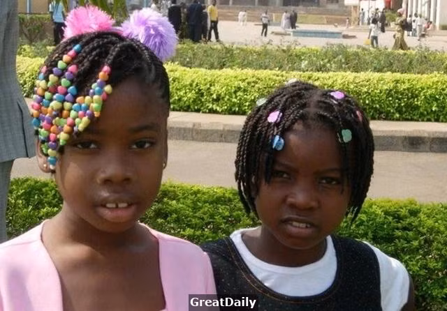 Ai cũng giật mình tưởng hàng chục con sâu ngoe nguẩy trên đầu cậu bé, lại gần mới bật cười - Ảnh 9.