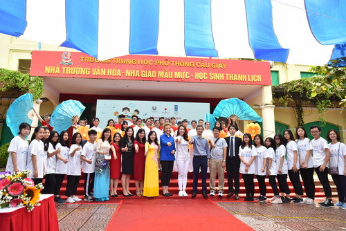 Lễ phát động Chiến dịch nâng cao nhận thức về thiên tai quốc tế được tổ chức tại Trường THPT Cầu Giấy Lễ phát động Chiến dịch nâng cao nhận thức về thiên tai quốc tế được tổ chức tại Trường THPT Cầu Giấy