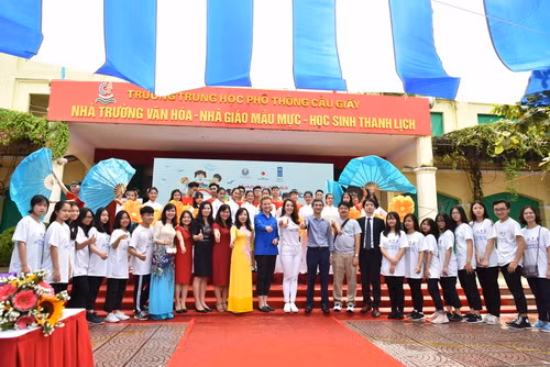 Lễ phát động Chiến dịch nâng cao nhận thức về thiên tai quốc tế được tổ chức tại Trường THPT Cầu Giấy