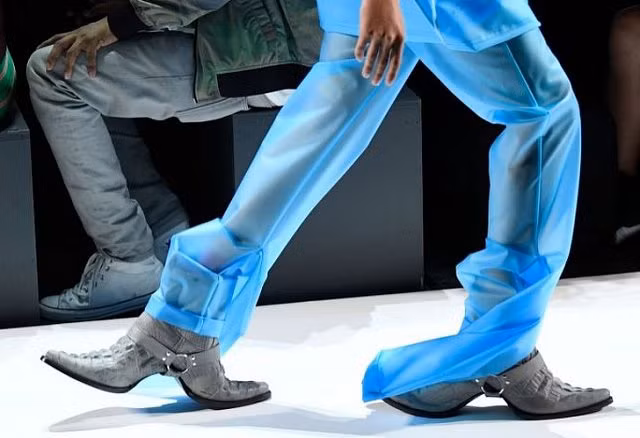 Khi thời trang bị biến thành tội ác khiến người khác phải bịt mắt quay lưng, lập tức bỏ chạy - Hình 4