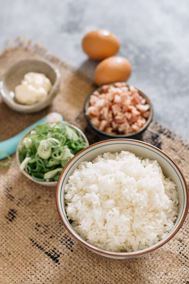 Thêm một cách làm cơm chiên ngon lại cực nhanh cho người bận bịu ảnh 1