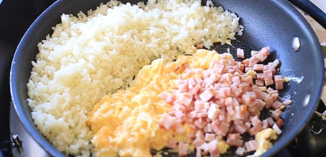 Thêm một cách làm cơm chiên ngon lại cực nhanh cho người bận bịu ảnh 4 Bước 3