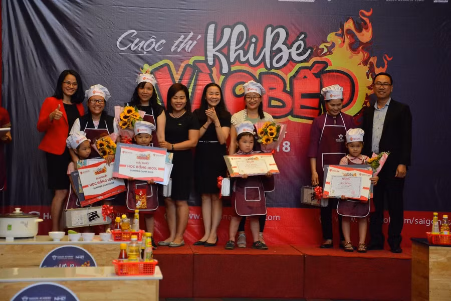 Ban tổ chức trao 2 giải nhất và 2 giải nhì ở độ tuổi 4 và 5