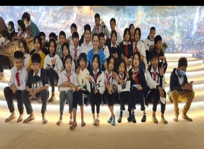 Học sinh trải nghiệm tại Bảo tàng chiến thắng Điện Biên Phủ.