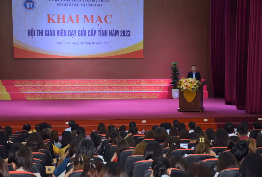 Toàn cảnh lễ khai mạc hội thi.