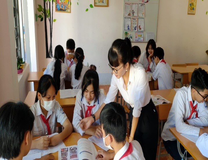 Cô Hằng luôn gần gũi, thân thiện, nhiệt tình với mỗi bài giảng. Cô Hằng luôn gần gũi, thân thiện, nhiệt tình với mỗi bài giảng.