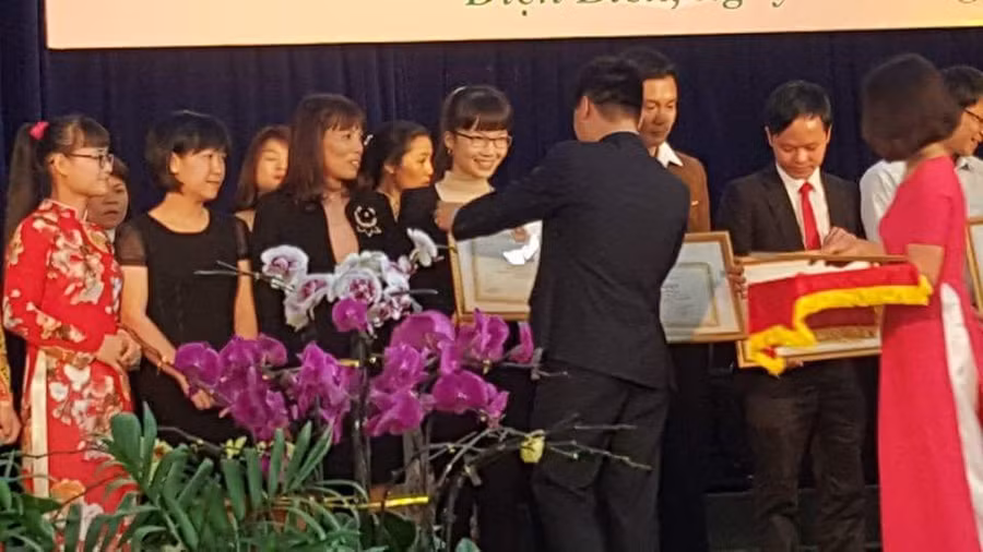 Với những nỗ lực không ngừng, cô Hằng luôn được các cấp quản lý ghi nhận và khen thưởng.