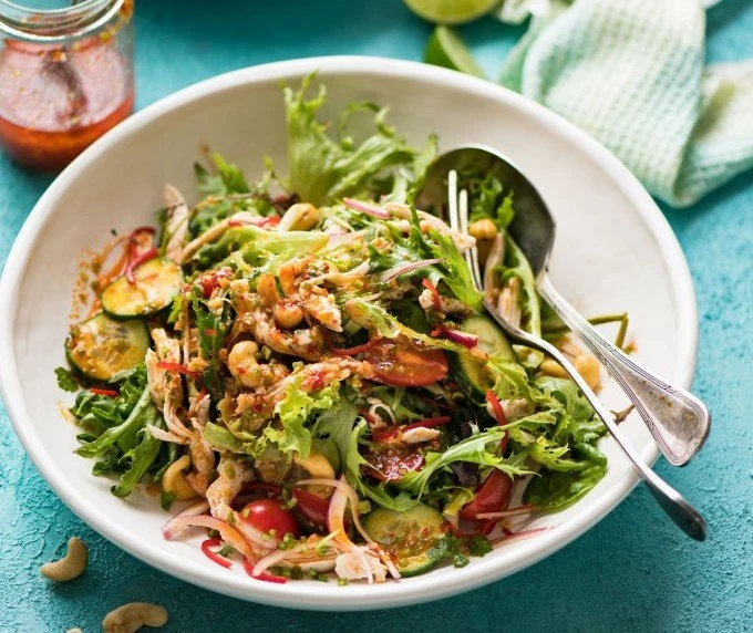 Salad gà làm kiểu này ai ăn cũng phải khen nức nở 