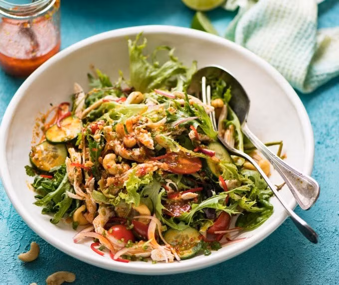 Salad gà làm kiểu này ai ăn cũng phải khen nức nở 