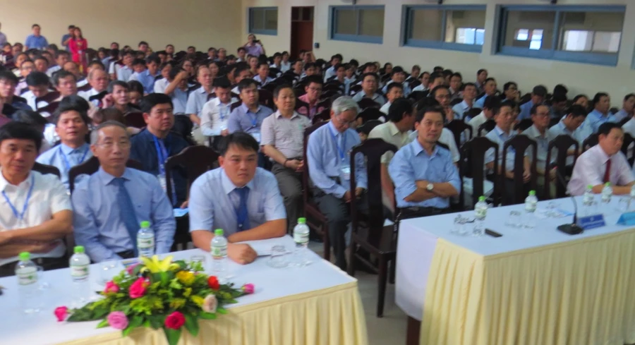 4: Đông đảo các giáo sư, tiến sĩ, bác sĩ cùng các nhà khoa học đầu ngành tham dự hội nghị 