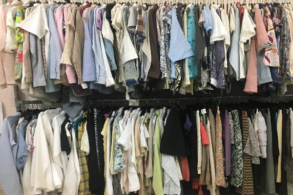 Các loại quần áo sida nếu không giặt, tẩykỹ càng sẽ có nguy cơ mắccácbệnh da liễu và bệnh phụ khoa. Ảnh: Cẩm Anh