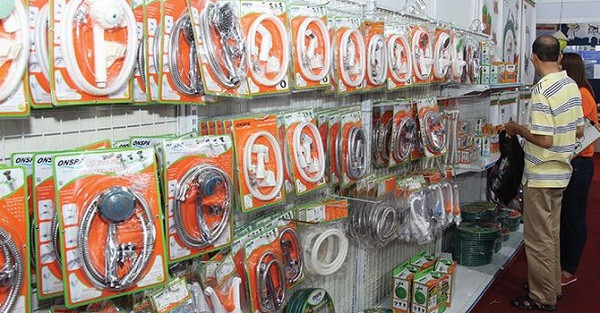 "Lật mặt" những mánh khóe biến thiết bị vệ sinh rởm thành "hàng hiệu" ảnh 2