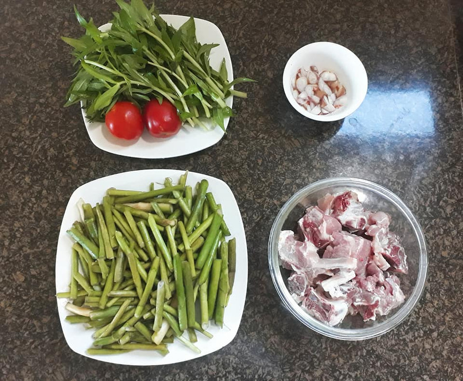 Cách làm món canh ngó khoai nấu xương - ảnh 1 Cách làm món canh ngó khoai nấu xương - ảnh 1