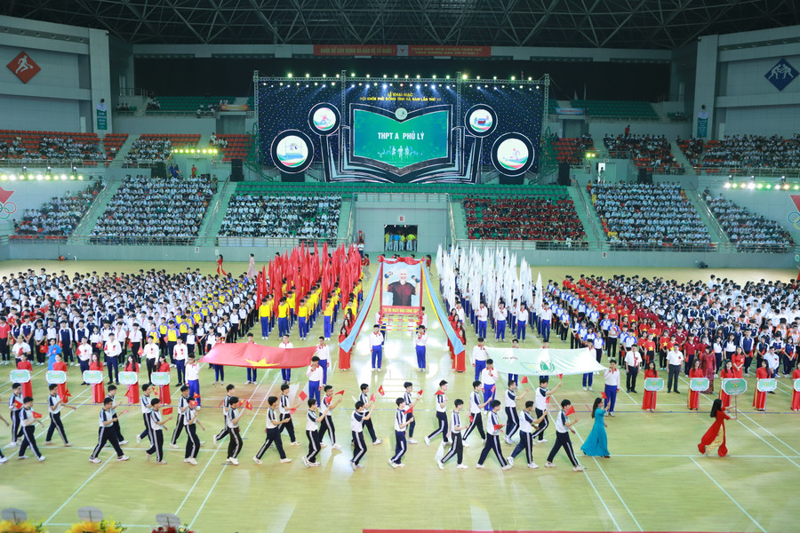Chương trình khai mạc được tổ chức tại Nhà thi đấu thể dục thể thao tỉnh Hà Nam.
