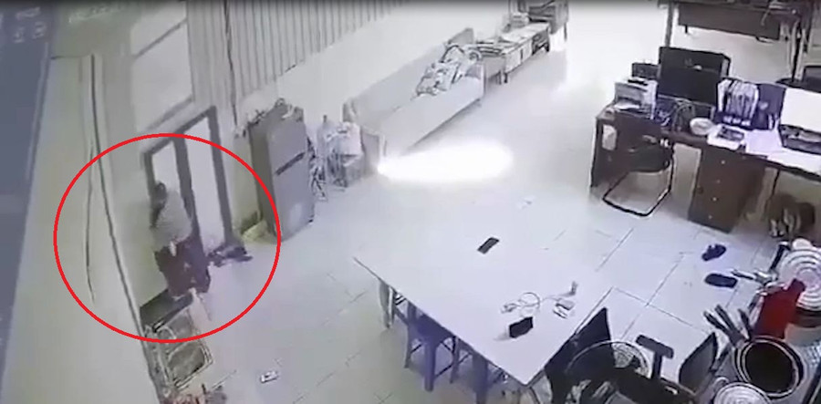 Camera ghi lại hình ảnh vụ việc. Camera ghi lại hình ảnh vụ việc.