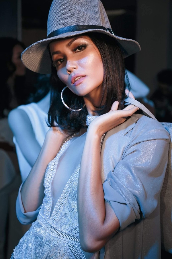 Cận cảnh nhan sắc Tân Hoa hậu Hoàn vũ Việt Nam 2017 H’ Hen Niê 18