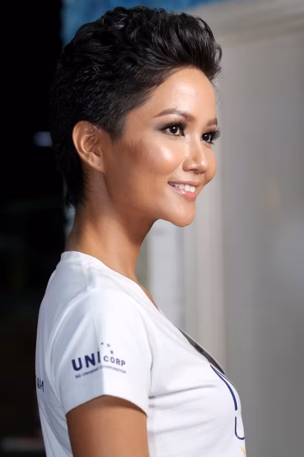 Cận cảnh nhan sắc Tân Hoa hậu Hoàn vũ Việt Nam 2017 H’ Hen Niê 10