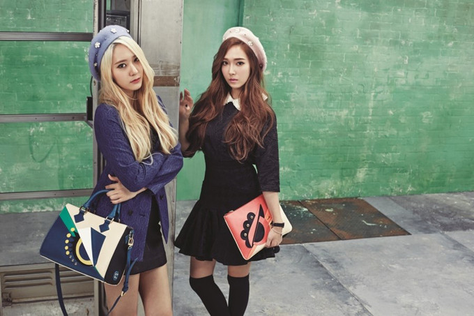 Mũ nồi (mũ beret) đã xuất hiện trong làng thời trang từ những năm 80-90. Chúng được thiết kế trên các chất liệu vải dạ, nỉ, len và da vì thế thường được ưa chuộng trong mùa đông. Đây là mẫu phụ kiện hợp với các bạn gái có khuôn mặt trái xoan, mặt thon gọn. Mũ nồi (mũ beret) đã xuất hiện trong làng thời trang từ những năm 80-90. Chúng được thiết kế trên các chất liệu vải dạ, nỉ, len và da vì thế thường được ưa chuộng trong mùa đông.