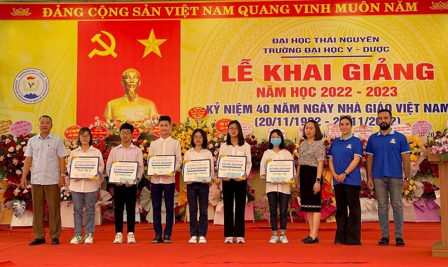 Trường Đại học Y - Dược (ĐH Thái Nguyên) khai giảng năm học 2022-2023.