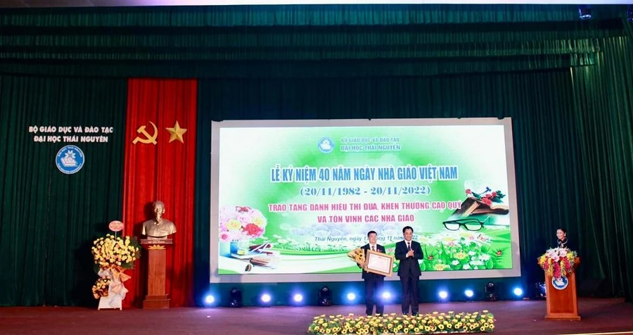 Đại học Thái Nguyên tôn vinh nhà giáo tiêu biểu xuất sắc năm 2022.