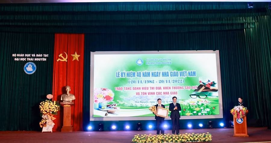 Đại học Thái Nguyên tôn vinh nhà giáo tiêu biểu xuất sắc năm 2022.