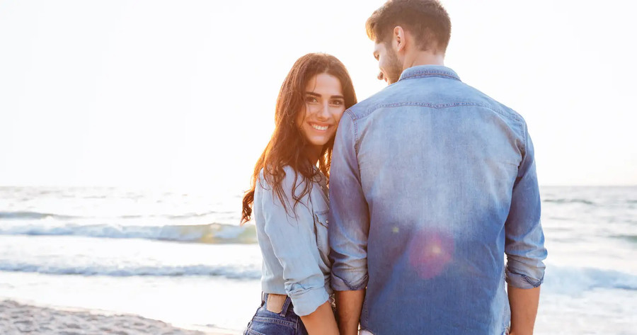 Hãy để trái tim bạn có thời gian chữa lành những tổn thương của mối quan hệ trong quá khứ trước khi bạn lao vào vòng tay của người khác. (Ảnh: ITN).