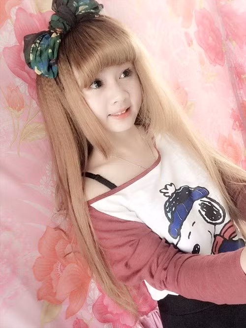 Chia sẻ về mớ ước sau này, cô bạn thánh thiện mong muốn trở thành người mẫu ảnh chuyên nghiệp đứng trước ống kính.