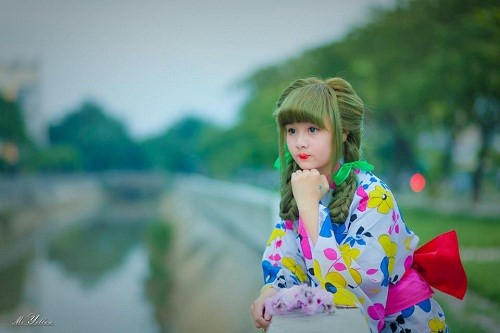 Cô gái Gia Lai giống hệt búp bê