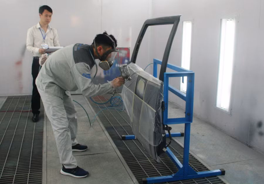 Sơn ô tô là một trong những nghề tiềm năng và còn khá mới mẻ