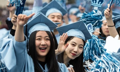 Sinh viên Trung Quốc dự lễ tốt nghiệp ở Đại học Columbia năm 2015. Ảnh: Xinhua.