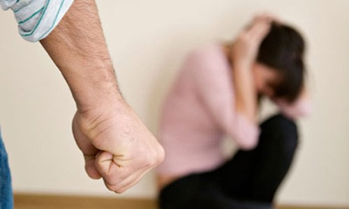Đàn ông có dấu hiệu này, phụ nữ càng tránh xa càng tốt ảnh 1 Những tật xấu kinh điển của đàn ông sẽ giết chết hôn nhân - Ảnh 1.