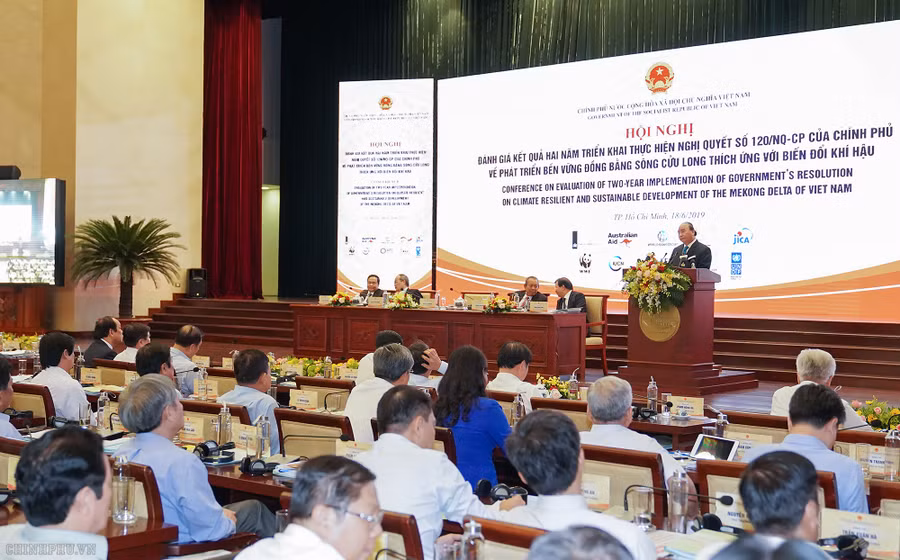 Thủ tướng: Không dao động, sợ hãi trước thử thách của tự nhiên