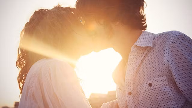 Có nên quay lại với người yêu cũ hay không? Những dấu hiệu dưới đây sẽ cho bạn câu trả lời