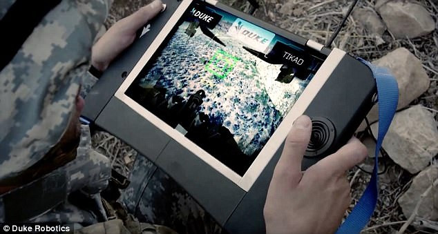 Thiết bị mang theo vật nặng 10 kg, điều khiển từ xa