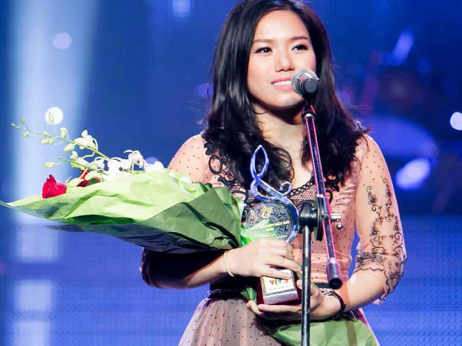 Những màn tái xuất ấn tượng của sao Việt ảnh 4