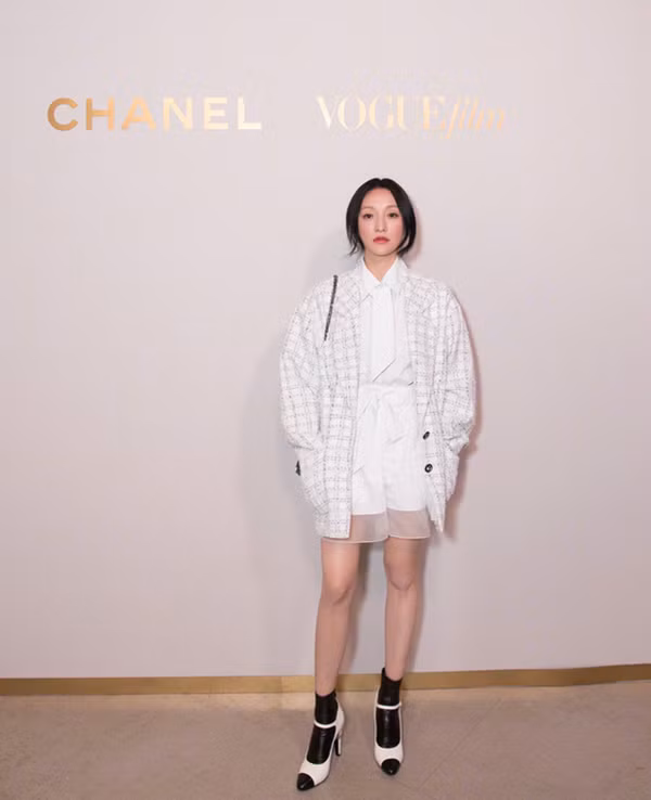 Kiểu áo khoác đang khiến loạt sao từ Việt đến Hàn mê mẩn