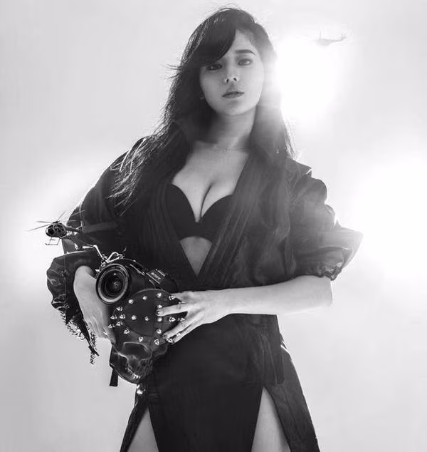 Sau 10 năm đóng cảnh nóng, “nữ hoàng phim người lớn” viên mãn đón song thai ảnh 1 10 nam dong canh nong van lay duoc chong, “nu hoang phim nguoi lon” vien man don song thai - 1