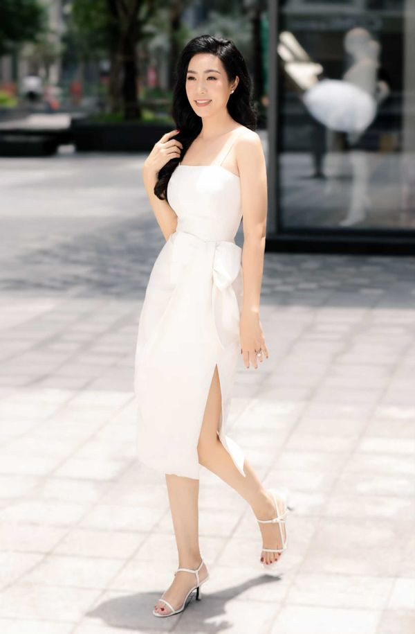 Giật mình khi ngắm cận cảnh nhan sắc lão hoá ngược của NSƯT Trịnh Kim Chi ảnh 2