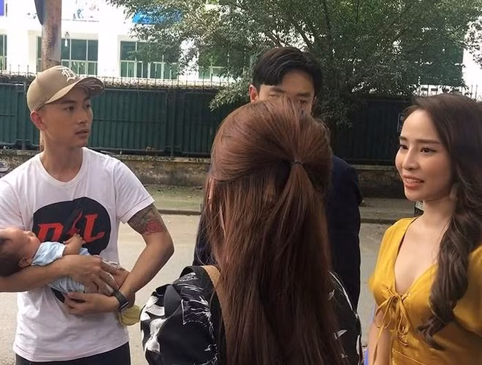 Ảnh hậu trường hài hước ít người biết phim "Về nhà đi con" ảnh 8