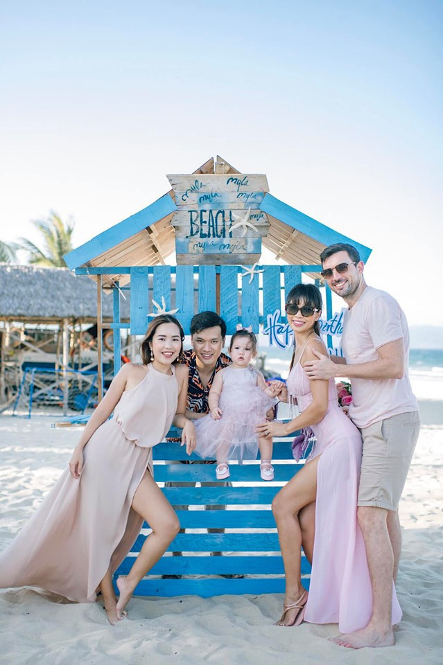 Những mỹ nhân Vbiz chứng minh “gái một con trông mòn con mắt" là có thật ảnh 18 Những mỹ nhân Vbiz chứng minh “gái một con trông mòn con mắt" là có thật ảnh 18