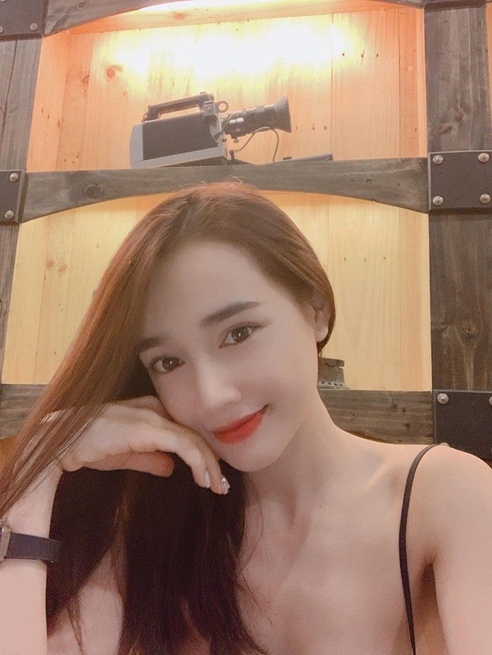 Sau tin đồn bí mật sinh con nhan sắc Nhã Phương ngày càng thăng hạng, được khen trẻ như thuở 18 ảnh 2 Sau tin đồn bí mật sinh con nhan sắc Nhã Phương ngày càng thăng hạng, được khen trẻ như thuở 18 ảnh 2