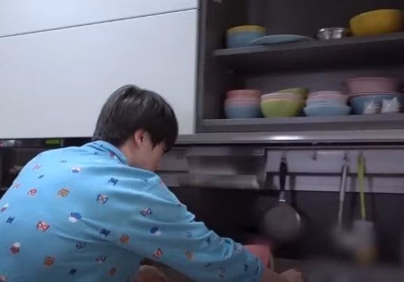 Ký túc xá của BTS có gì mà khiến fan hâm mộ khóc ròng?