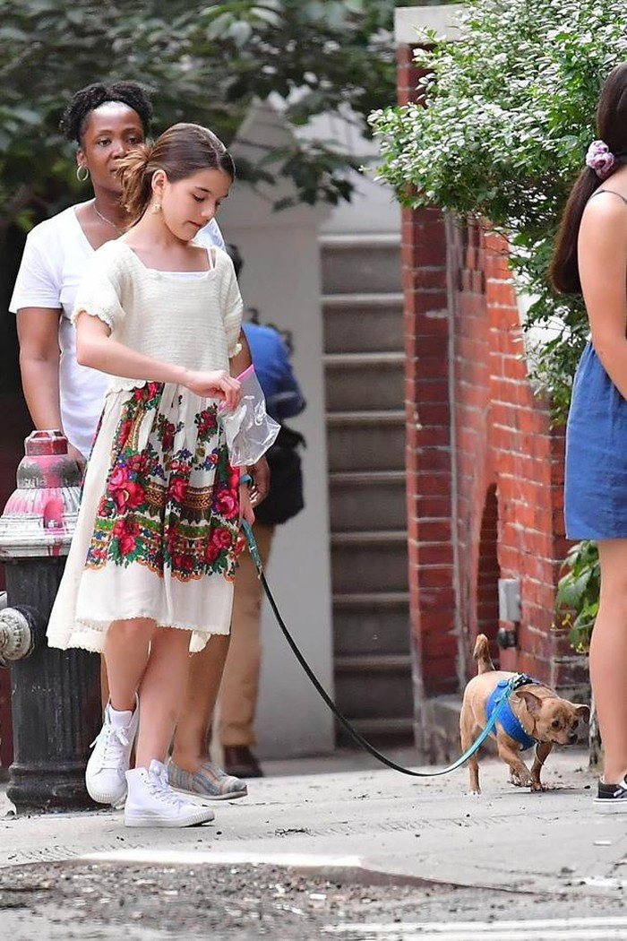 Không còn là “công chúa nhỏ” của Hollywood, Suri Cruise cao ráo, ra dáng thiếu nữ khi dạo phố ảnh 5